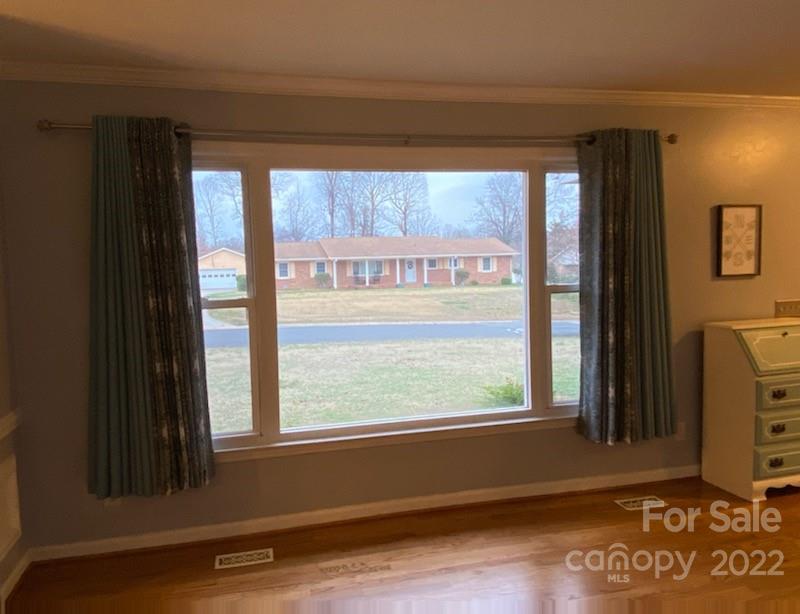 Property image 5 at 6601 Pawnee Drive, Charlotte, NC 28214