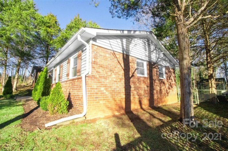 Property image 3 at 1312 6th Avenue, Conover, NC 28613