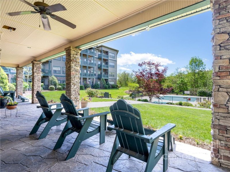 Property image 4 at 9 Kenilworth Knoll, Asheville, NC 28805