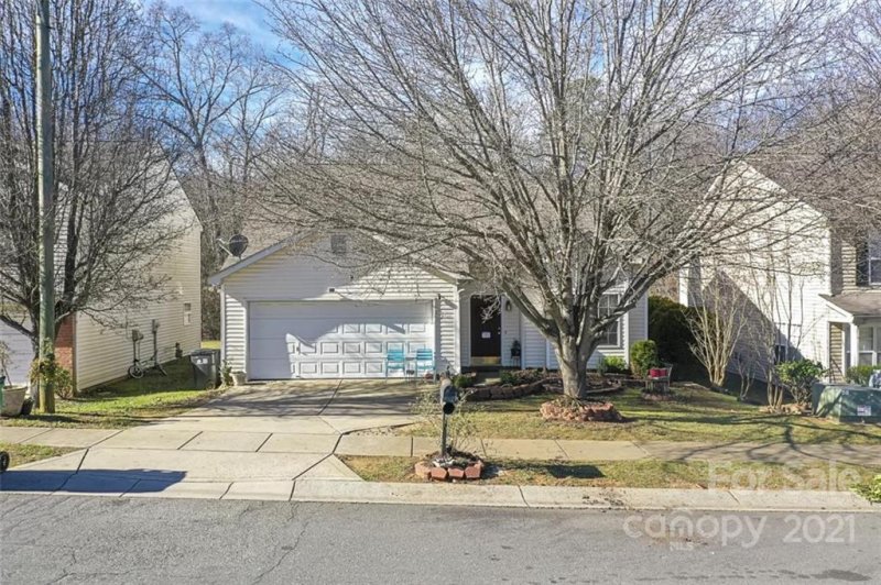 Property image 3 at 6335 Day Lilly Lane, Charlotte, NC 28216