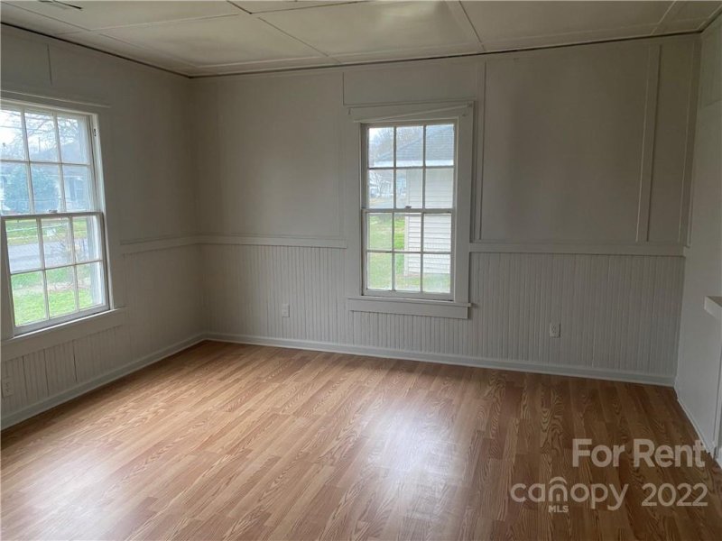 Property image 2 at 205 S Weldon Street, Gastonia, NC 28052