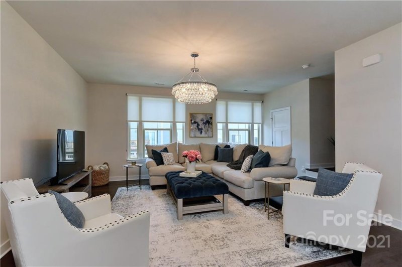 Property image 2 at 1617 Bark Branch Lane, Charlotte, NC 28205