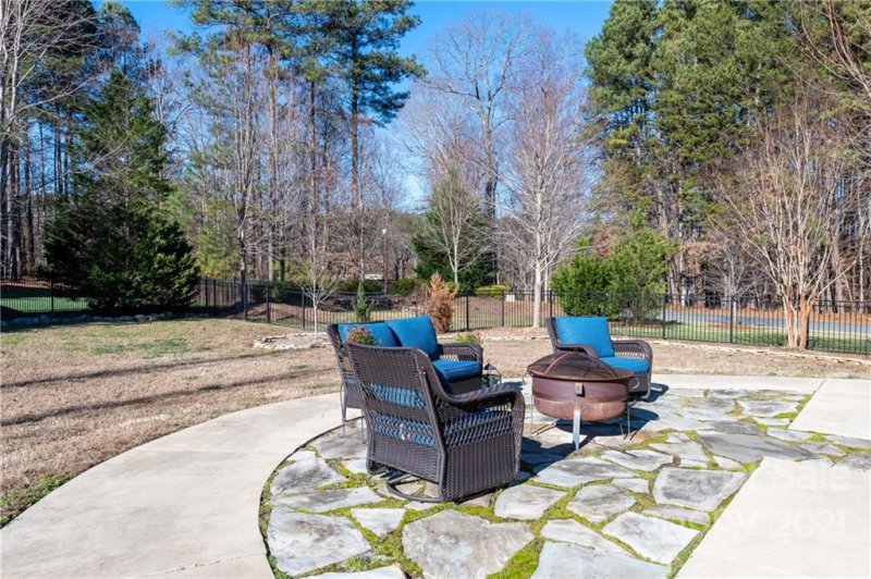 Property image 5 at 2841 Highworth Lane, Charlotte, NC 28214