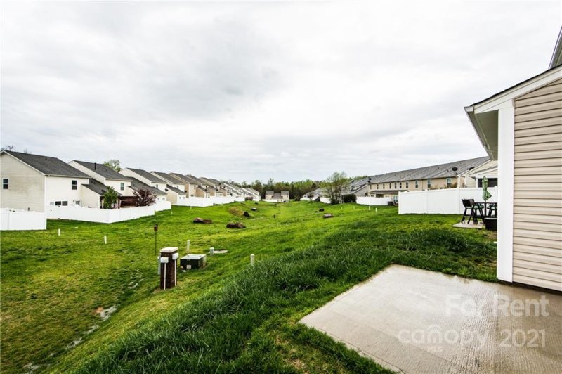 Property image 4 at 325 Battery Circle, Clover, SC 29710