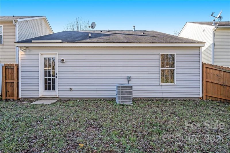 Property image 5 at 2734 Meadow Knoll Drive, Charlotte, NC 28269