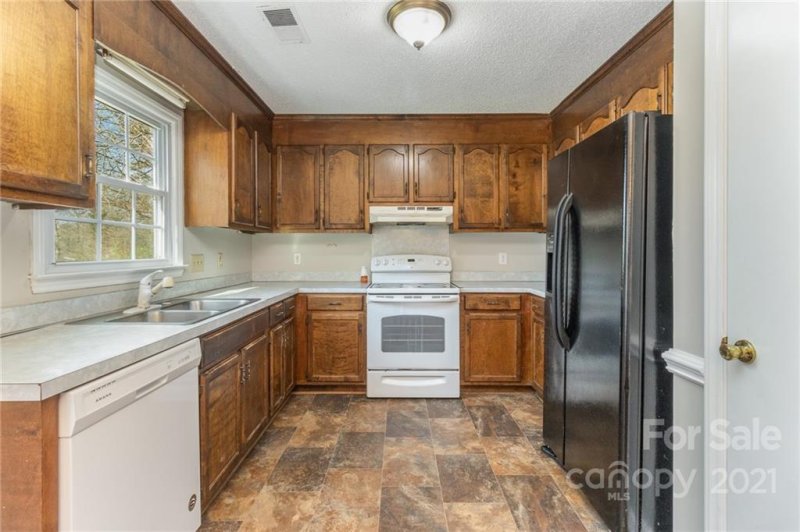 Property image 2 at 5717 Lambrook Court, Charlotte, NC 28269