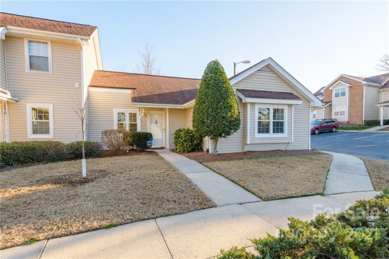 Property image 2 at 7807 Davinci Lane, Charlotte, NC 28226