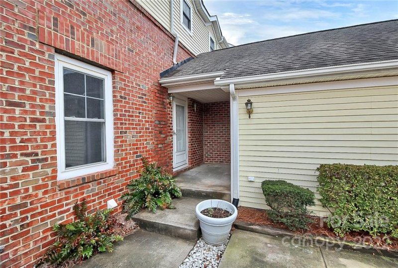 Property image 3 at 6927 Misty Pine Lane, Charlotte, NC 28217