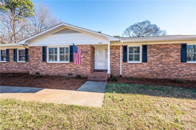 Property image 2 at 402 Lakeview Drive, Harrisburg, NC 28075