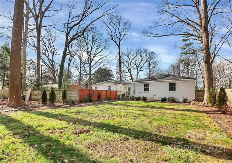 Property image 3 at 2835 Temple Lane, Charlotte, NC 28205