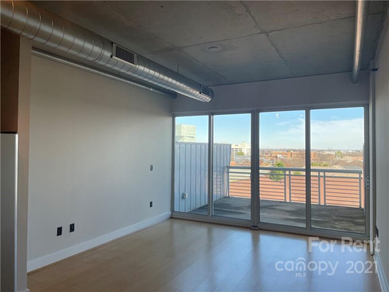 Property image 3 at 505 E 6th Street, Charlotte, NC 28202