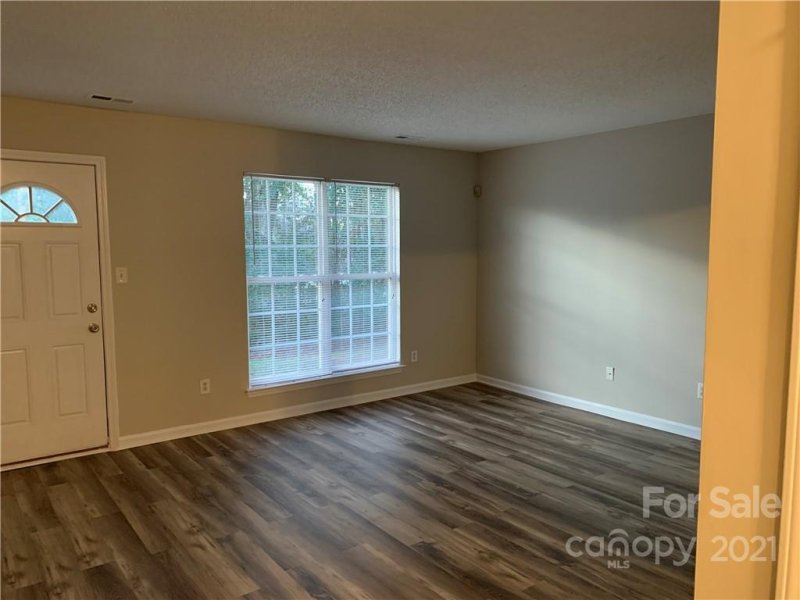 Property image 4 at 5520 E Allen Road, Charlotte, NC 28269