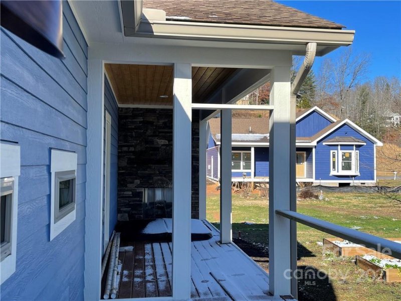 Property image 4 at 18 Destination Drive, Asheville, NC 28806