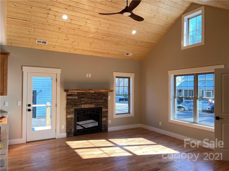 Property image 5 at 18 Destination Drive, Asheville, NC 28806