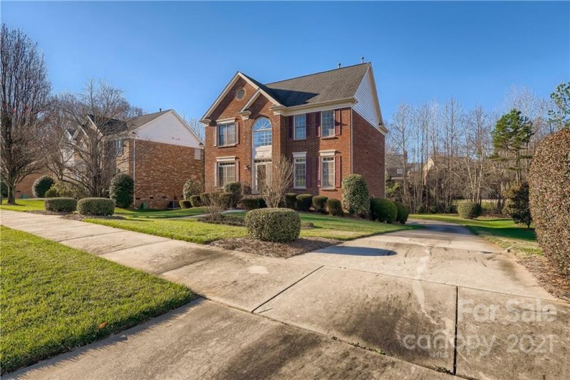 Property image 2 at 1316 Holly Ridge Drive, Matthews, NC 28105