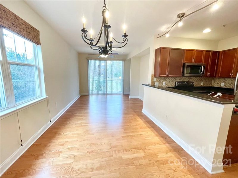 Property image 4 at 1308 Kenilworth Avenue, Charlotte, NC 28203