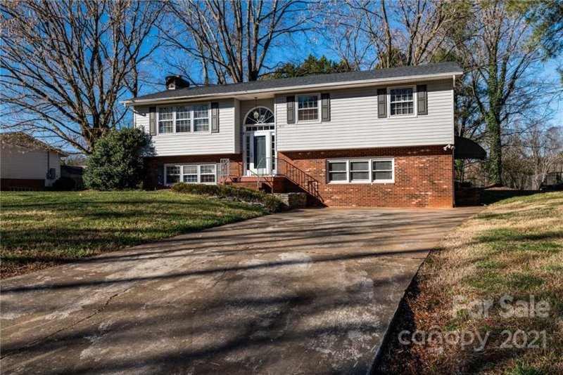 Property image 2 at 3833 22nd Street, Hickory, NC 28601