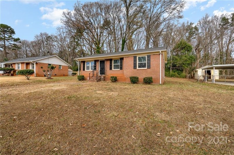 Property image 2 at 4600 Ridgeley Drive, Charlotte, NC 28208