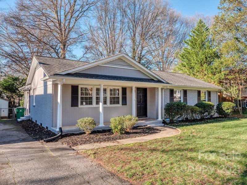 Property image 3 at 5912 Charing Place, Charlotte, NC 28211