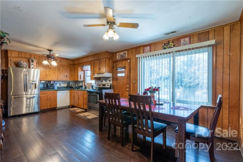 Property image 3 at 2316 Lanecrest Drive, Charlotte, NC 28215