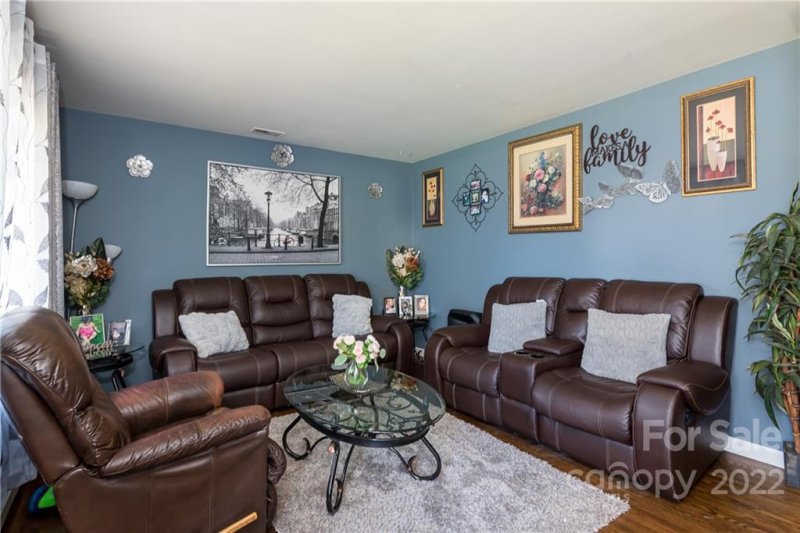 Property image 4 at 2316 Lanecrest Drive, Charlotte, NC 28215