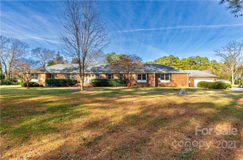 1222 Pinecrest Drive