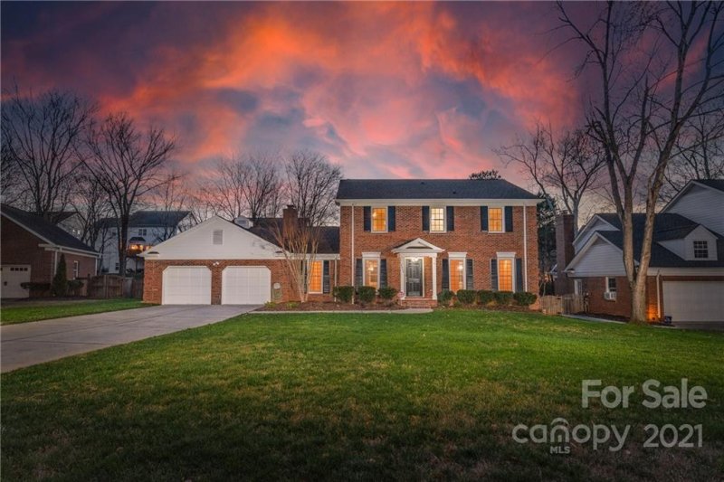 9924 Laurel Lake Lane