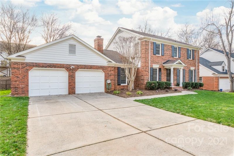 Property image 3 at 9924 Laurel Lake Lane, Charlotte, NC 28277