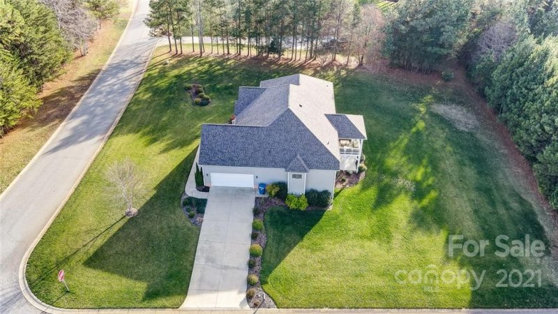 Property image 4 at 9271 Belle Pines Court, Sherrills Ford, NC 28673