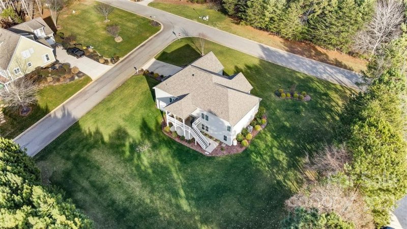 Property image 5 at 9271 Belle Pines Court, Sherrills Ford, NC 28673