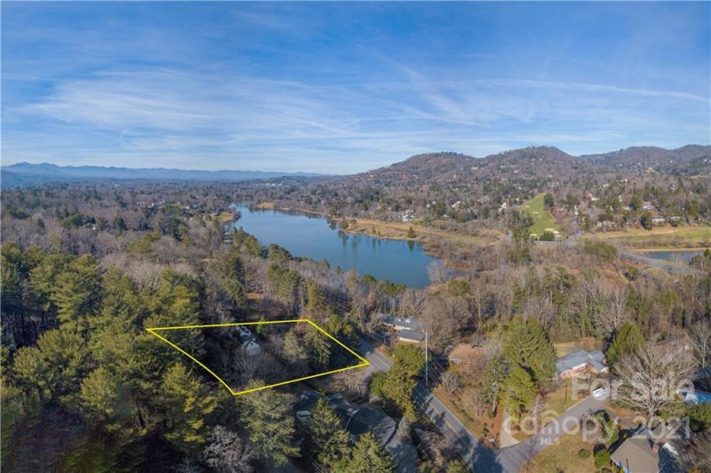 Property image 4 at 3 Pine Tree Road, Asheville, NC 28804