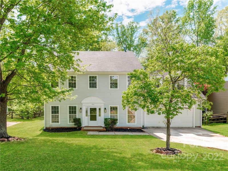 1914 Stonewyck Avenue