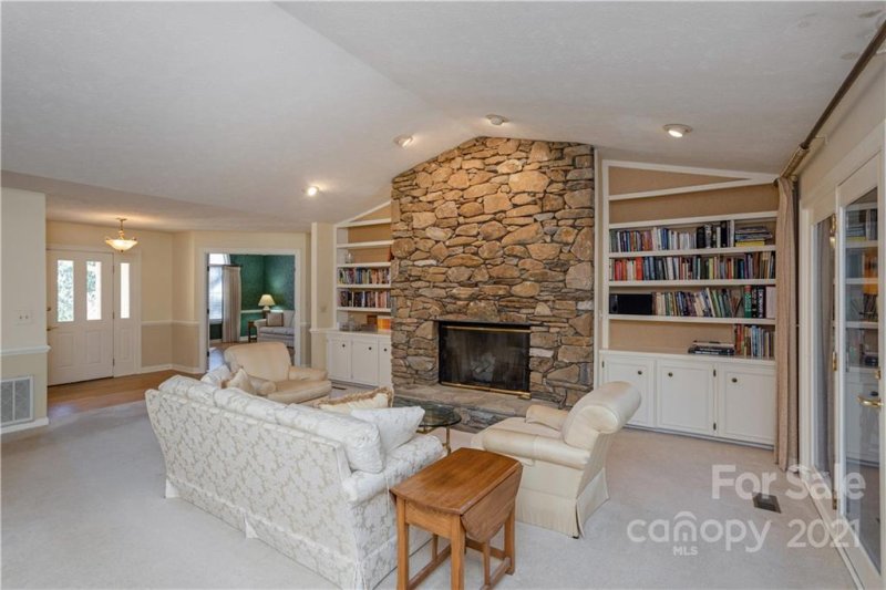 Property image 2 at 201 Brandon Road, Hendersonville, NC 28739