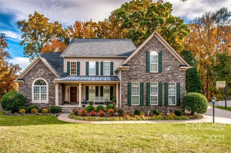 109 Glastonbury Drive