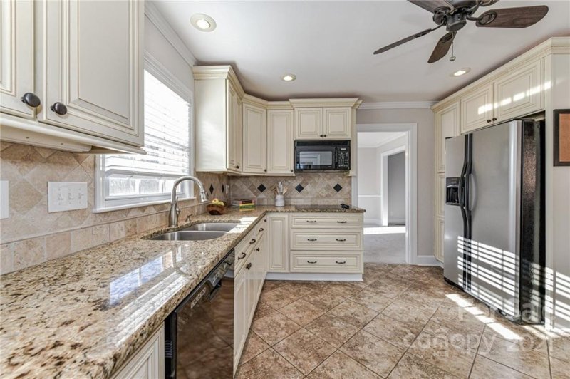 Property image 4 at 7513 Monroe Road, Charlotte, NC 28212