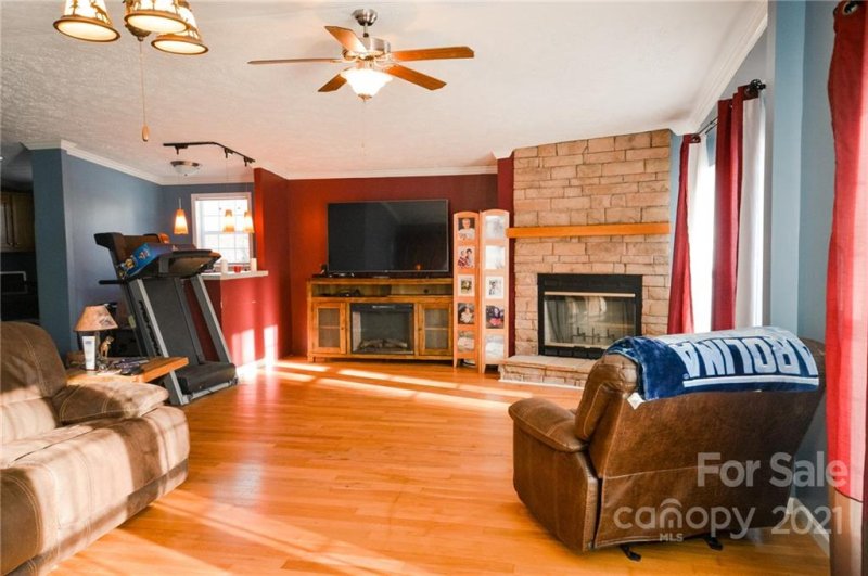 Property image 3 at 9 Clark Meadow Lane, Candler, NC 28715