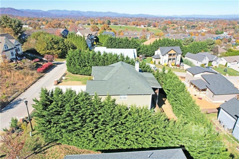 Property image 4 at 147 Climbing Aster Way, Asheville, NC 28806