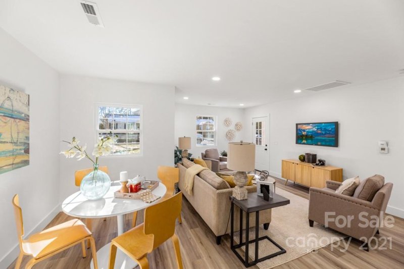 Property image 4 at 3231 Draper Avenue, Charlotte, NC 28205