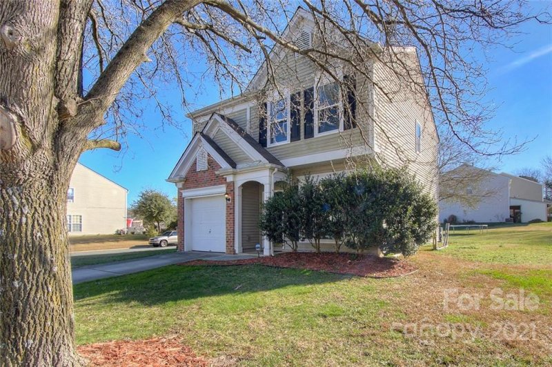 Property image 2 at 10414 Roundleaf Drive, Charlotte, NC 28213