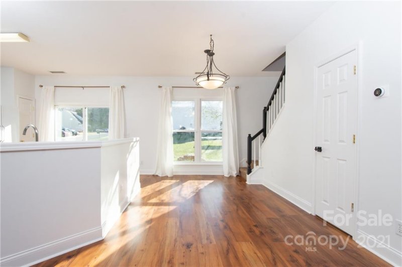 Property image 4 at 10414 Roundleaf Drive, Charlotte, NC 28213