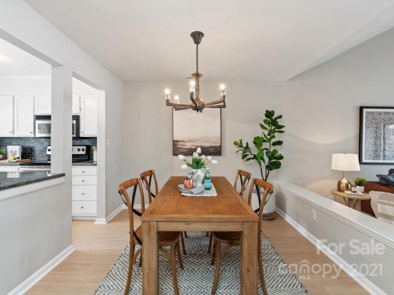 Property image 3 at 2719 Selwyn Avenue, Charlotte, NC 28209