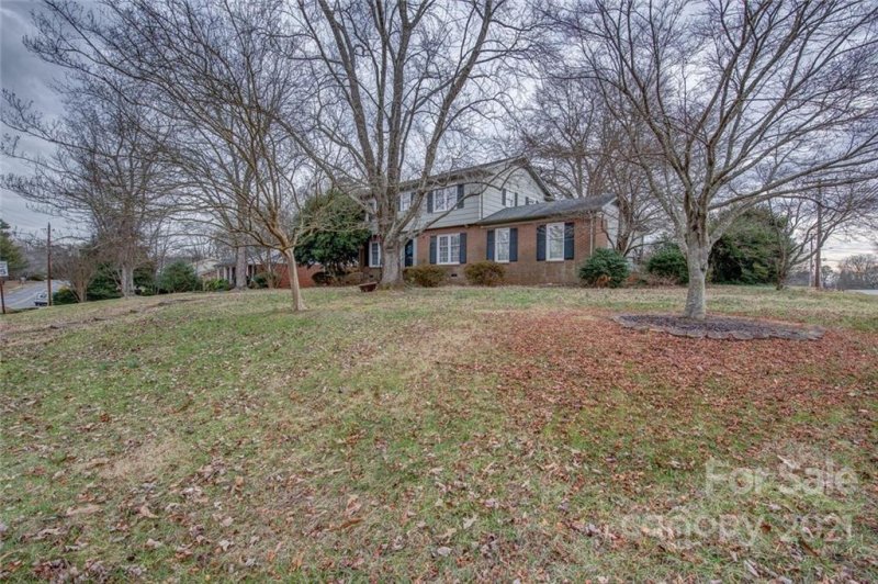 Property image 2 at 1605 Dixon Road, Gastonia, NC 28054