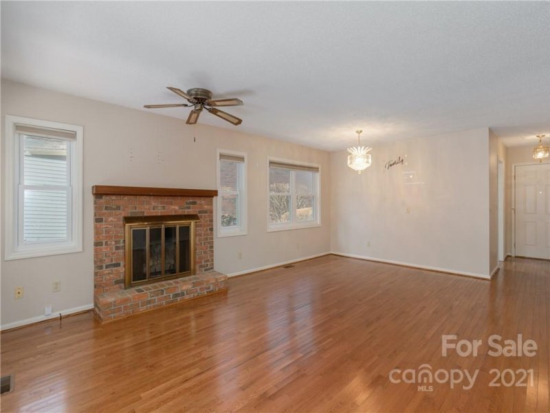 Property image 3 at 114 Exeter Court, Hendersonville, NC 28791