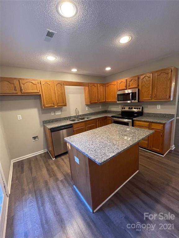 Property image 3 at 3844 Mosscroft Lane, Charlotte, NC 28215