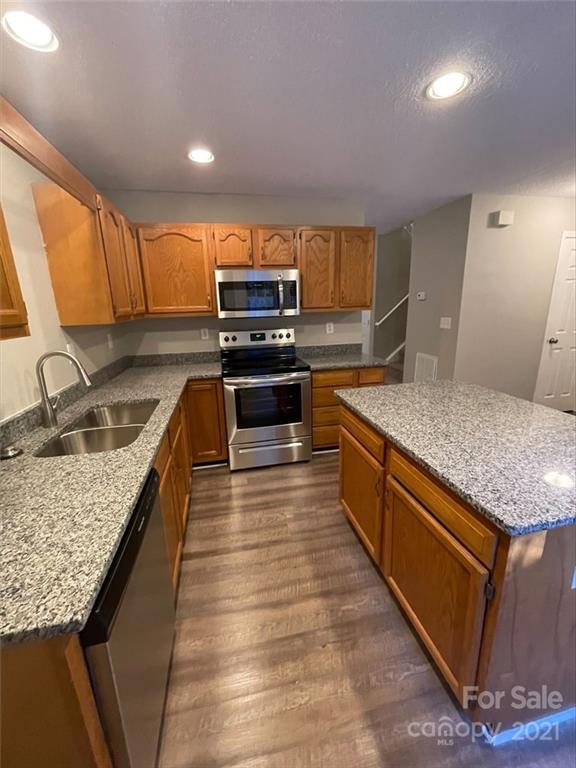 Property image 4 at 3844 Mosscroft Lane, Charlotte, NC 28215