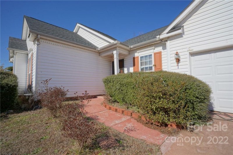 Property image 4 at 6021 Lawnmeadow Drive, Charlotte, NC 28216