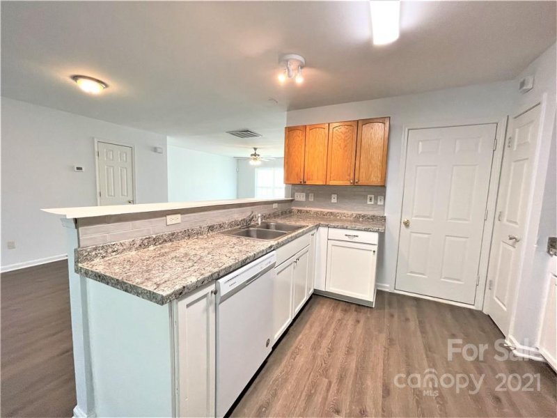 Property image 4 at 5336 Beam Lake Drive, Charlotte, NC 28216