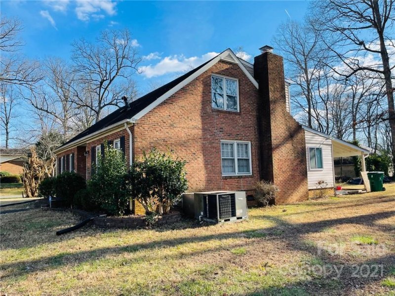 Property image 3 at 7724 Meadowdale Lane, Charlotte, NC 28212