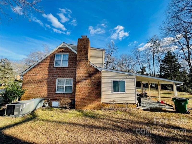 Property image 5 at 7724 Meadowdale Lane, Charlotte, NC 28212