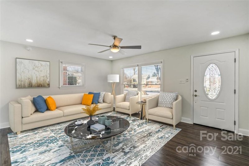 Property image 3 at 1901 Crestdale Drive, Charlotte, NC 28216